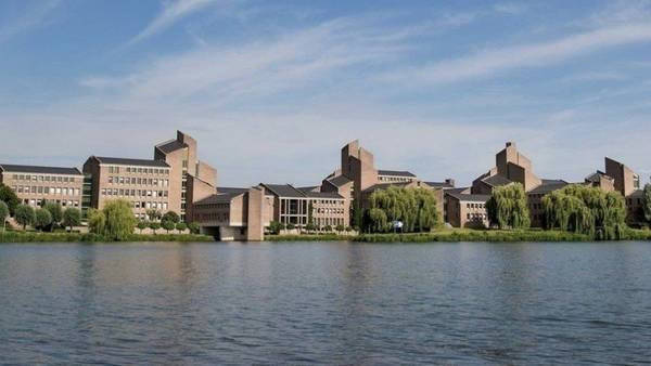 maastricht-departure